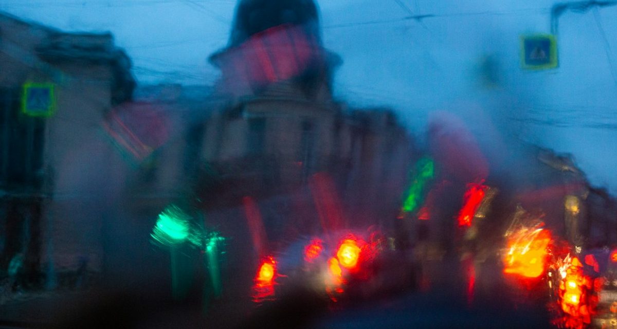 У женщины начались схватки, и инспекторы ДПС с мигалками проводили её машину до больницы