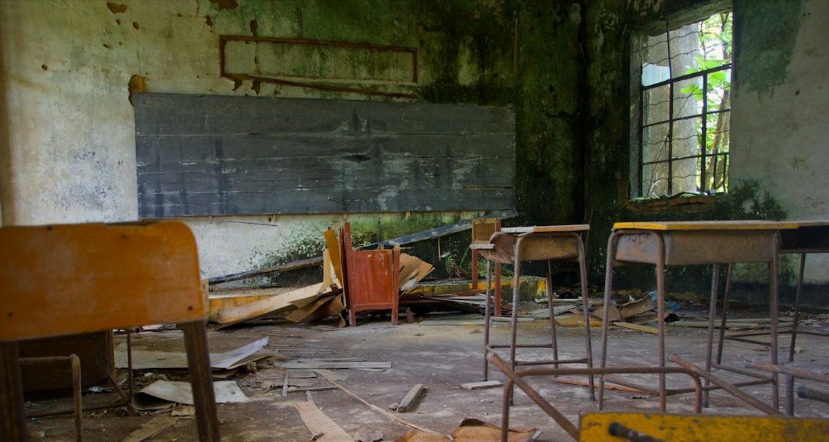 Учитель истории из лицея №95 представляет весь УрФО в полуфинале шоу «Классная тема!»